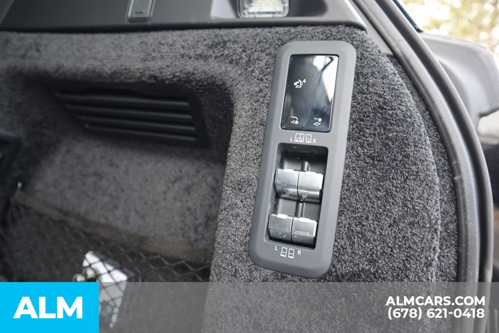 Used 2025 Land Rover Range Rover Long Wheelbase SE AWD/4WD image 24
