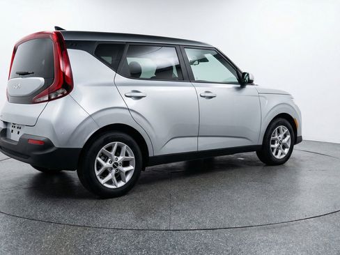 Used 2025 Kia Soul FWD image 9