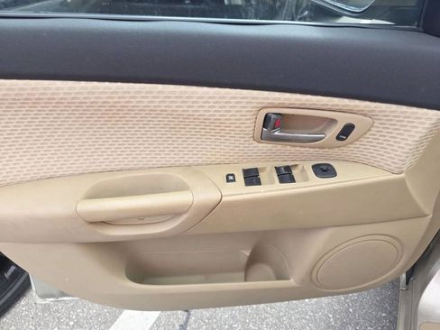 Used 2004 MAZDA MAZDA3 I w/ Pwr & 16" Alloy Wheel Pkg image 14