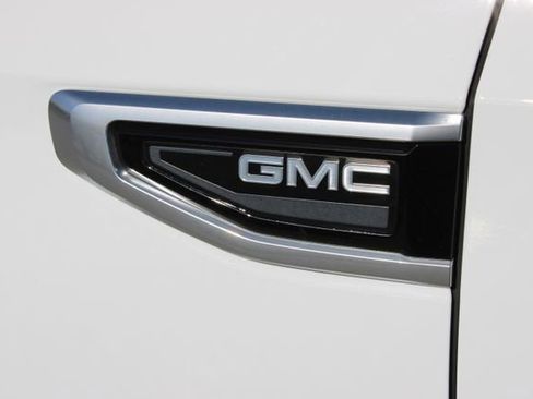 Used 2021 GMC Yukon Denali w/ Denali Ultimate Package image 17