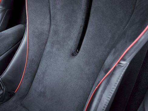 Used 2023 McLaren Artura image 48