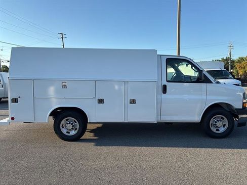 New 2025 Chevrolet Express 3500 w/ Power Convenience Package image 11