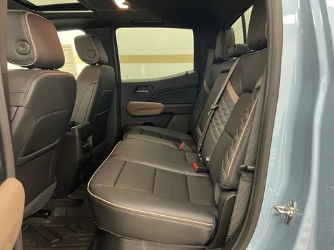 New 2026 GMC Canyon Denali image 12