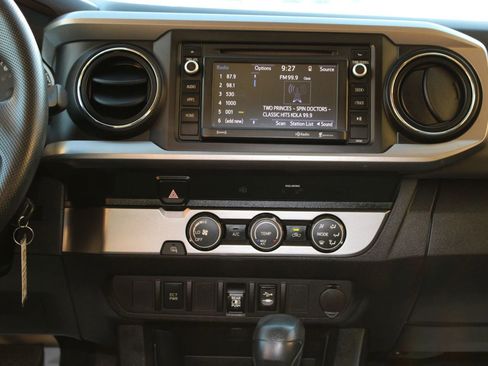 Used 2019 Toyota Tacoma SR5 image 33