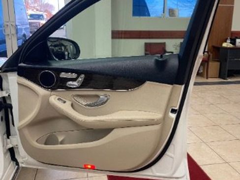 Used 2018 Mercedes-Benz C 350e Sedan w/ Premium Package image 16