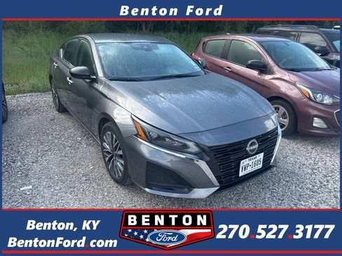 Used 2025 Nissan Altima 2.5 SV FWD image 1
