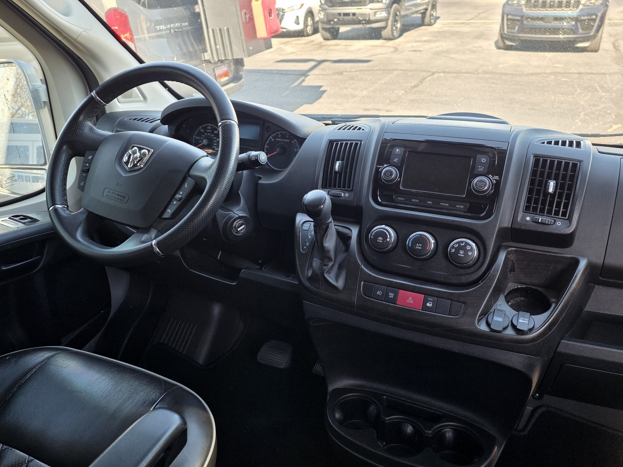 Used 2018 RAM ProMaster 2500 w/ Premium Appearance Group FWD image 17