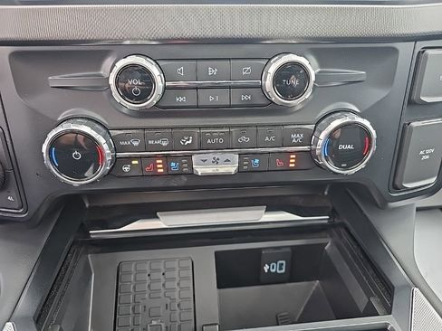 Used 2024 Ford F350 Platinum image 25