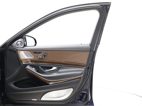 Used 2016 Mercedes-Benz Maybach S 600 image 97