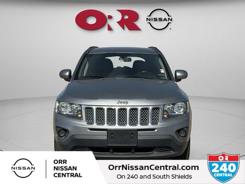 Used 2016 Jeep Compass Latitude image 2