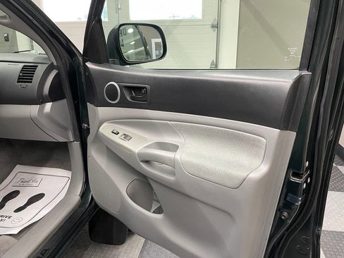 Used 2010 Toyota Tacoma 4x4 Access Cab image 23