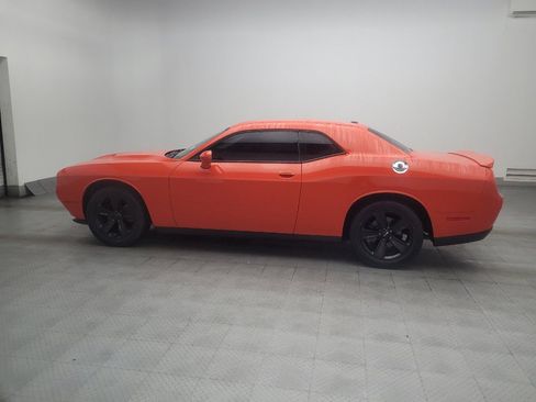 Used 2019 Dodge Challenger SXT RWD image 3