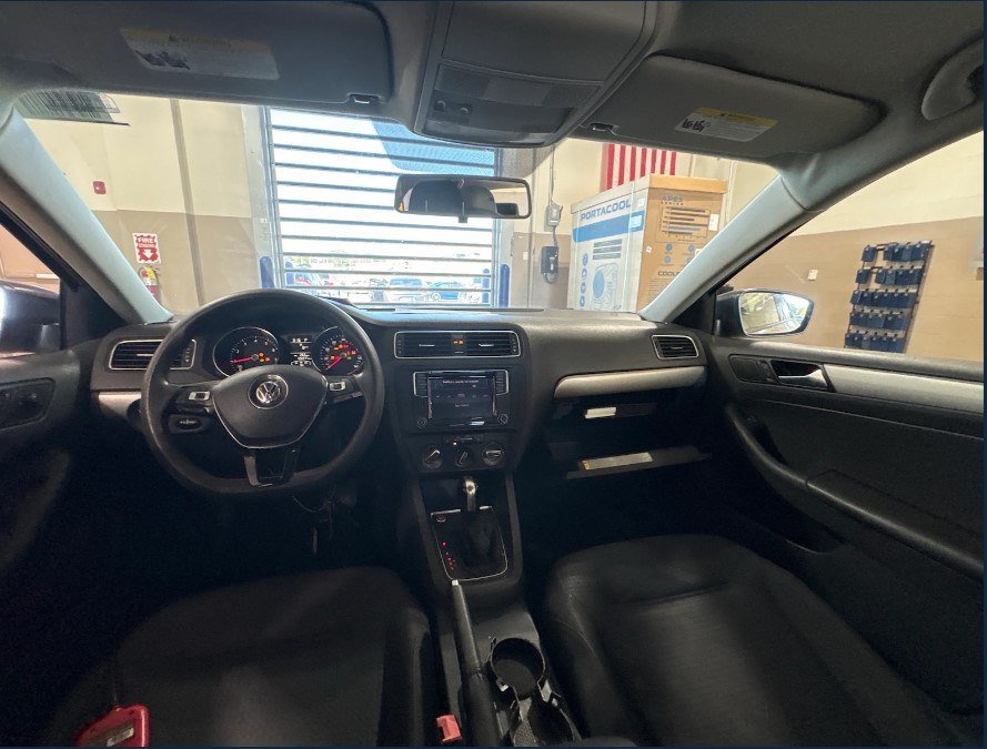 Used 2016 Volkswagen Jetta SE FWD image 3