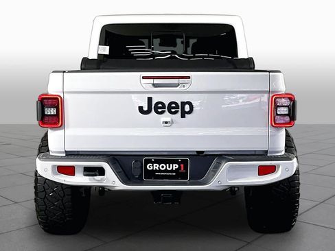 Used 2022 Jeep Gladiator Overland AWD/4WD image 5