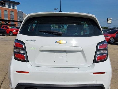 Used 2017 Chevrolet Sonic LT FWD image 8