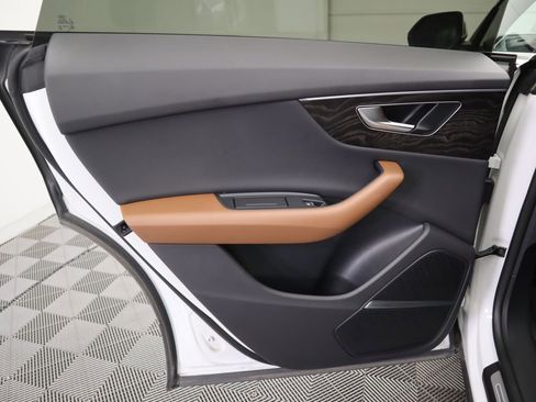 Used 2022 Audi Q8 Premium Plus image 27