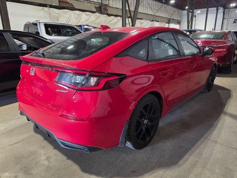 Used 2022 Honda Civic Sport image 2