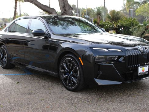 Used 2023 BMW 760i xDrive image 8