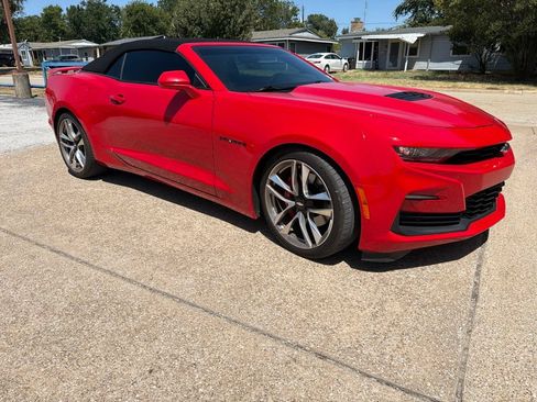Used 2020 Chevrolet Camaro SS RWD image 3