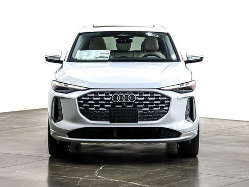 New 2025 Audi Q5 Premium Plus image 2