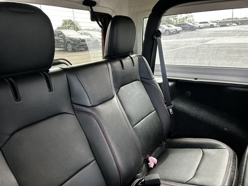 Used 2022 Jeep Wrangler Rubicon w/ Cold Weather Group AWD/4WD image 11