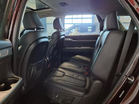 Used 2023 Hyundai Palisade SEL AWD/4WD image 16