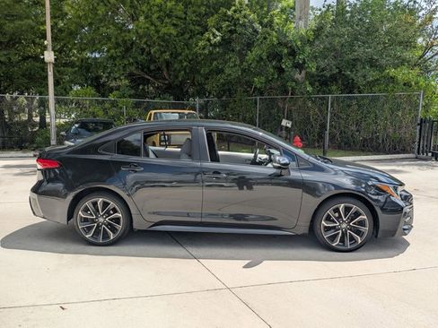 Used 2022 Toyota Corolla SE image 4