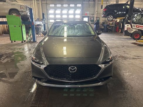 Used 2020 MAZDA MAZDA3 Sedan w/ Preferred Package image 2