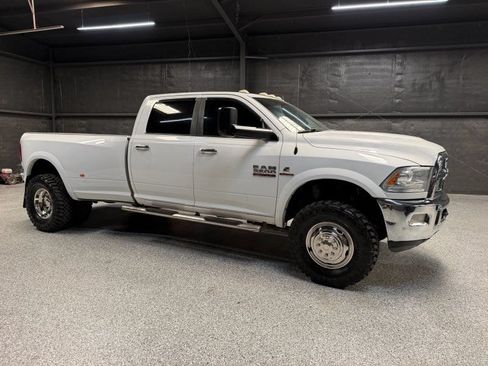 Used 2016 RAM 3500 Laramie w/ Cold Weather Group AWD/4WD image 6