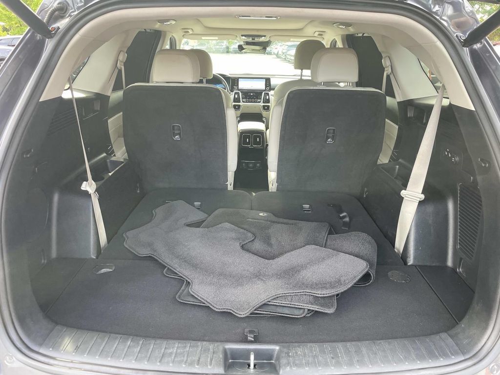 Used 2023 Kia Sorento SX Prestige w/ Panoramic Sunroof Package AWD/4WD image 6