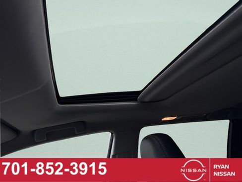 Used 2018 Toyota Highlander XLE AWD/4WD image 10