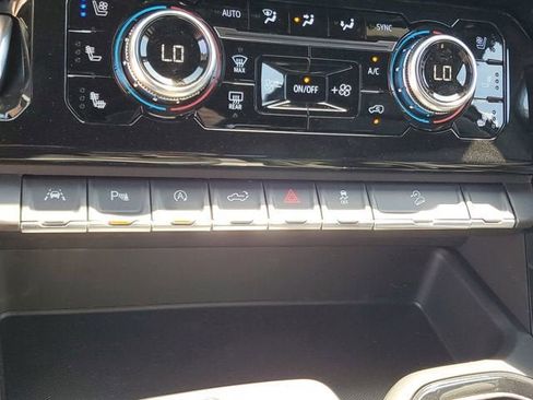 New 2026 GMC Sierra 1500 AT4 w/ AT4 Premium Package AWD/4WD image 25