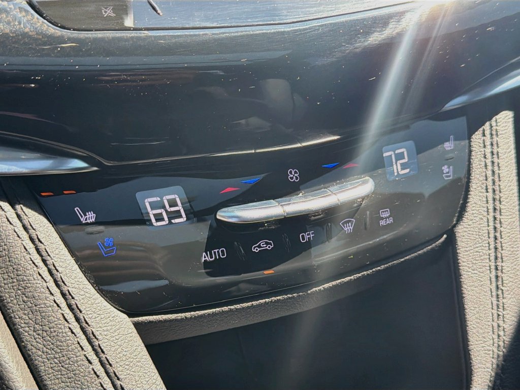 Used 2024 Cadillac XT6 Sport w/ Technology Package AWD/4WD image 21