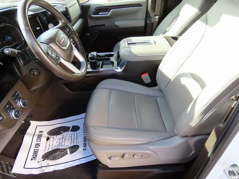 Used 2022 GMC Sierra 1500 SLT w/ SLT Convenience Package image 42