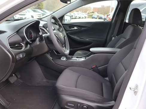 Certified 2024 Chevrolet Malibu LS w/ Driver Confidence Package image 15