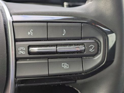 Used 2023 Chevrolet Colorado LT image 15