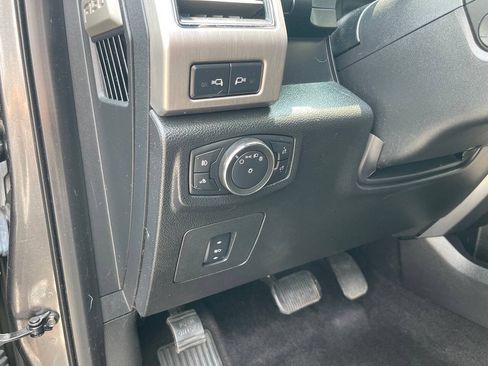 Used 2017 Ford F150 Platinum AWD/4WD image 22