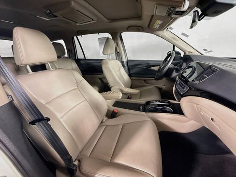 Used 2019 Honda Pilot Touring image 39