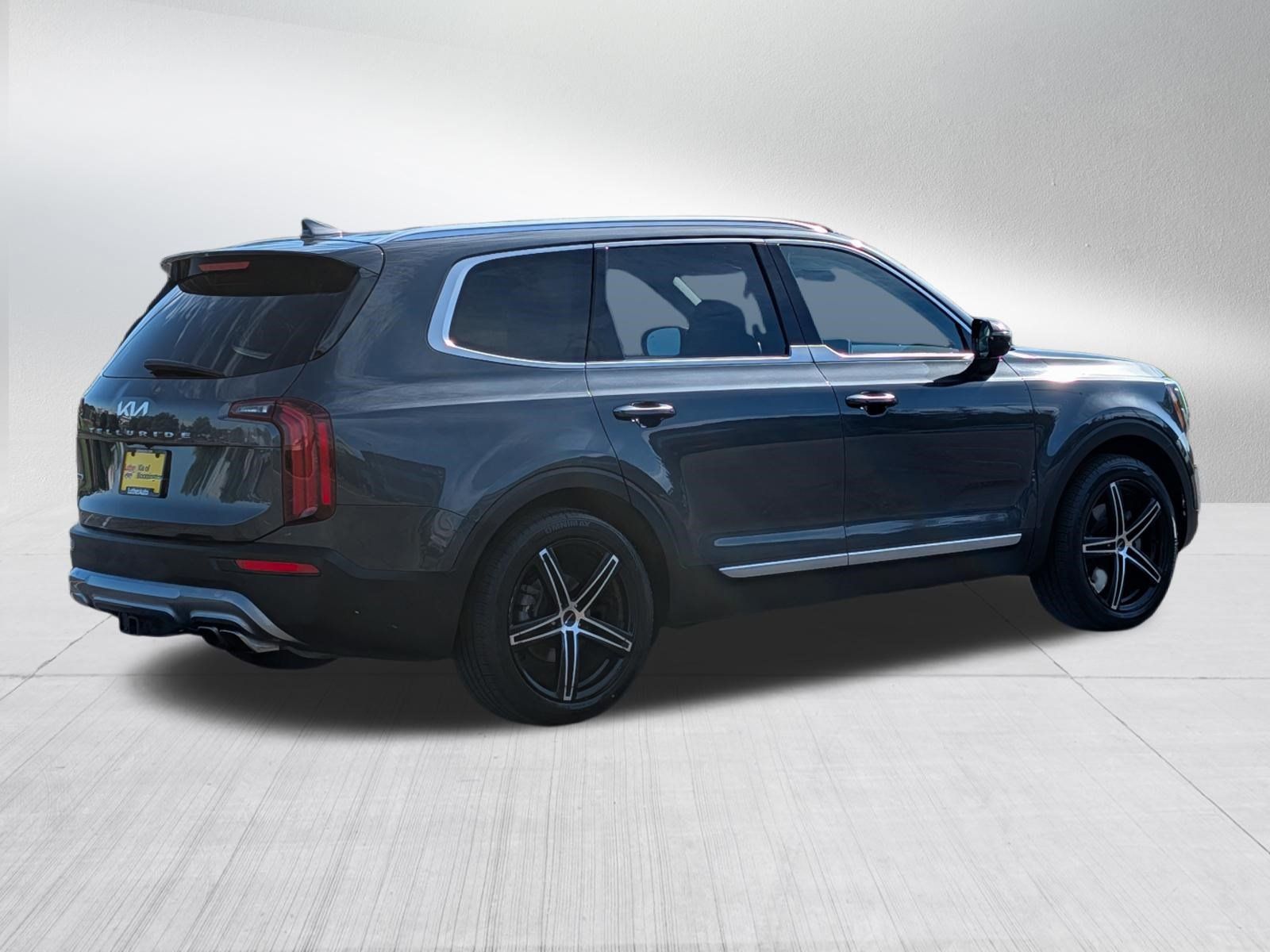 Used 2022 Kia Telluride SX w/ SX Prestige Package AWD/4WD image 3