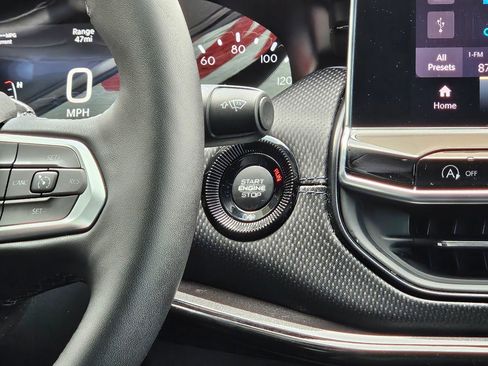 Used 2025 Jeep Compass Latitude w/ Altitude Special Edition image 15