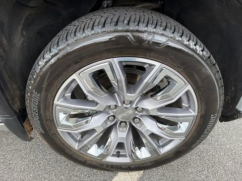 Used 2024 GMC Sierra 1500 Denali AWD/4WD image 12
