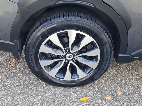 Used 2023 Subaru Outback Limited image 9