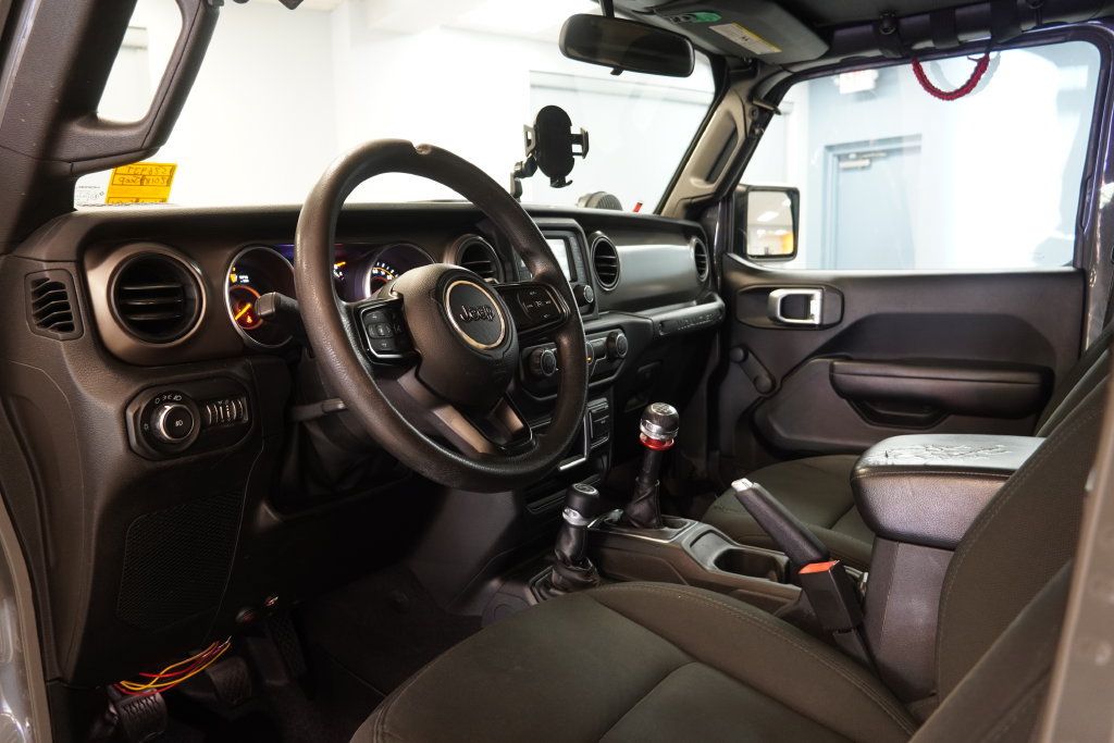 Used 2018 Jeep Wrangler Unlimited Sport AWD/4WD image 6