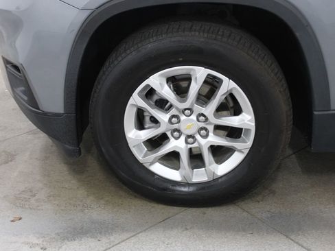 Used 2021 Chevrolet Traverse LS image 43