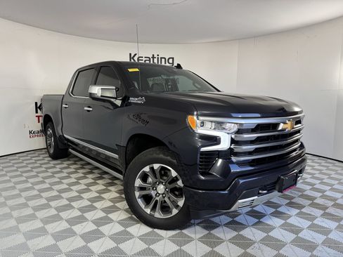 Used 2024 Chevrolet Silverado 1500 High Country w/ Technology Package AWD/4WD image 3