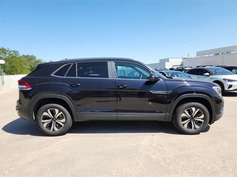 New 2026 Volkswagen Atlas Cross Sport SE image 2