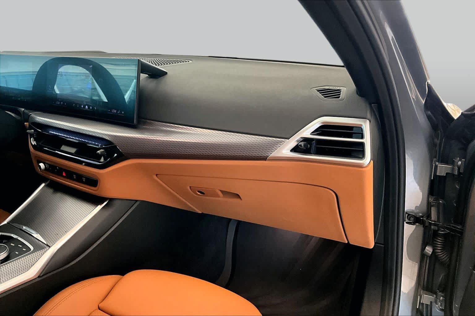 Used 2025 BMW 330i Sedan w/ Premium Package RWD image 16