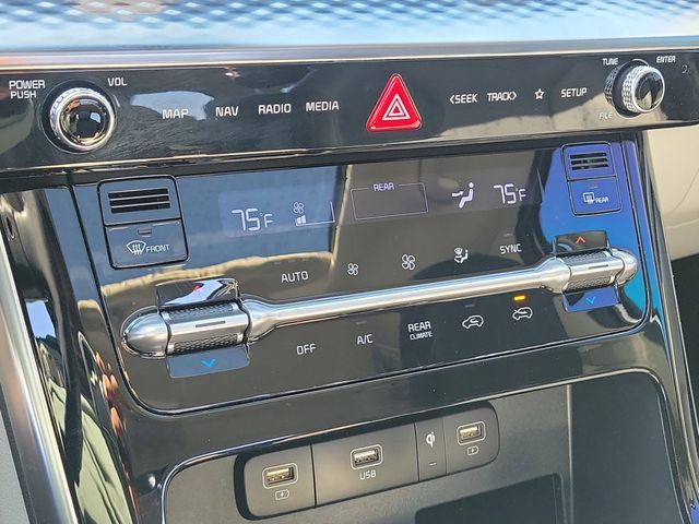 Used 2024 Kia Carnival FWD image 27