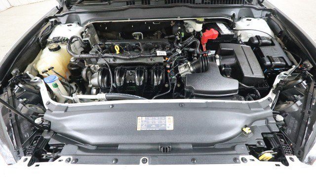 Used 2017 Ford Fusion SE FWD image 18