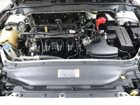 Used 2017 Ford Fusion SE FWD image 18